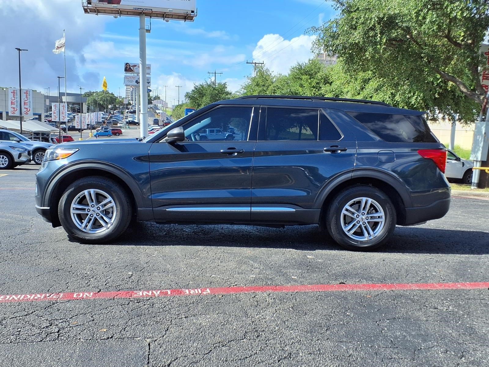 Certified 2023 Ford Explorer XLT RWD image 9