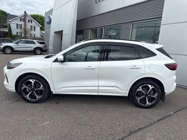 Certified 2023 Ford Escape ST-Line Elite w/ Premium Technology Package AWD/4WD image 9