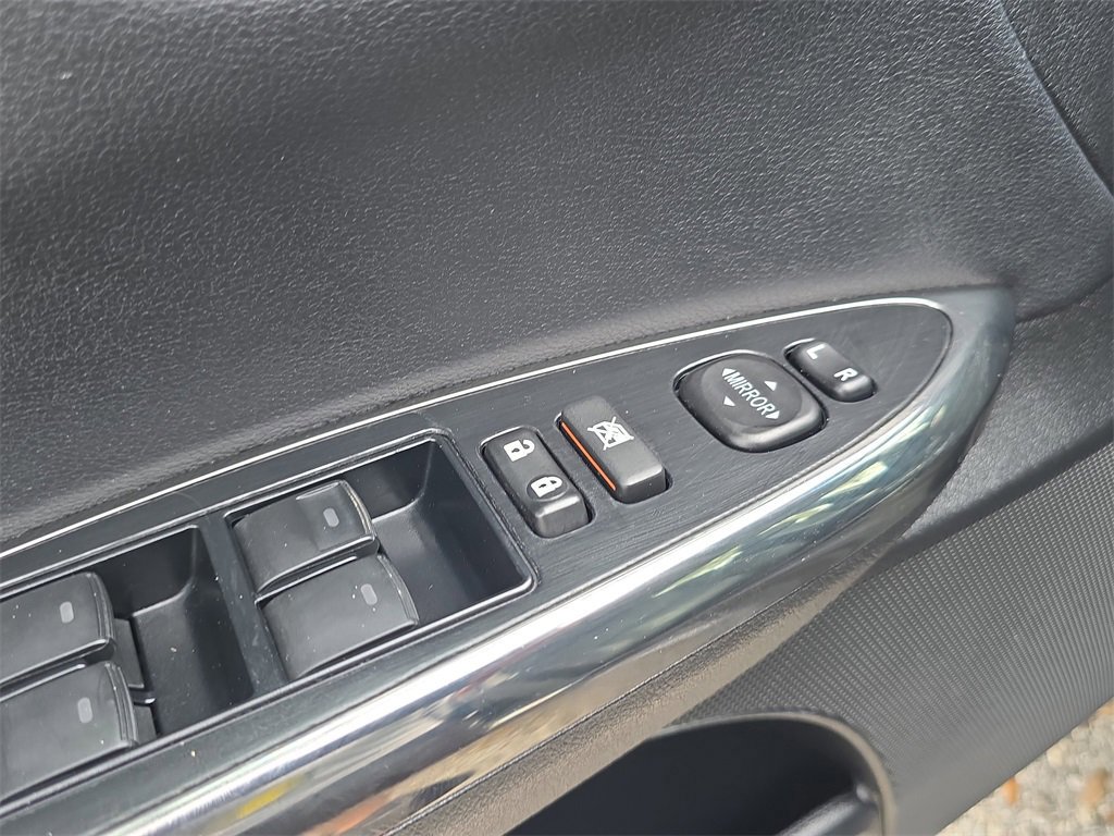 Used 2018 Toyota Avalon XLE image 17