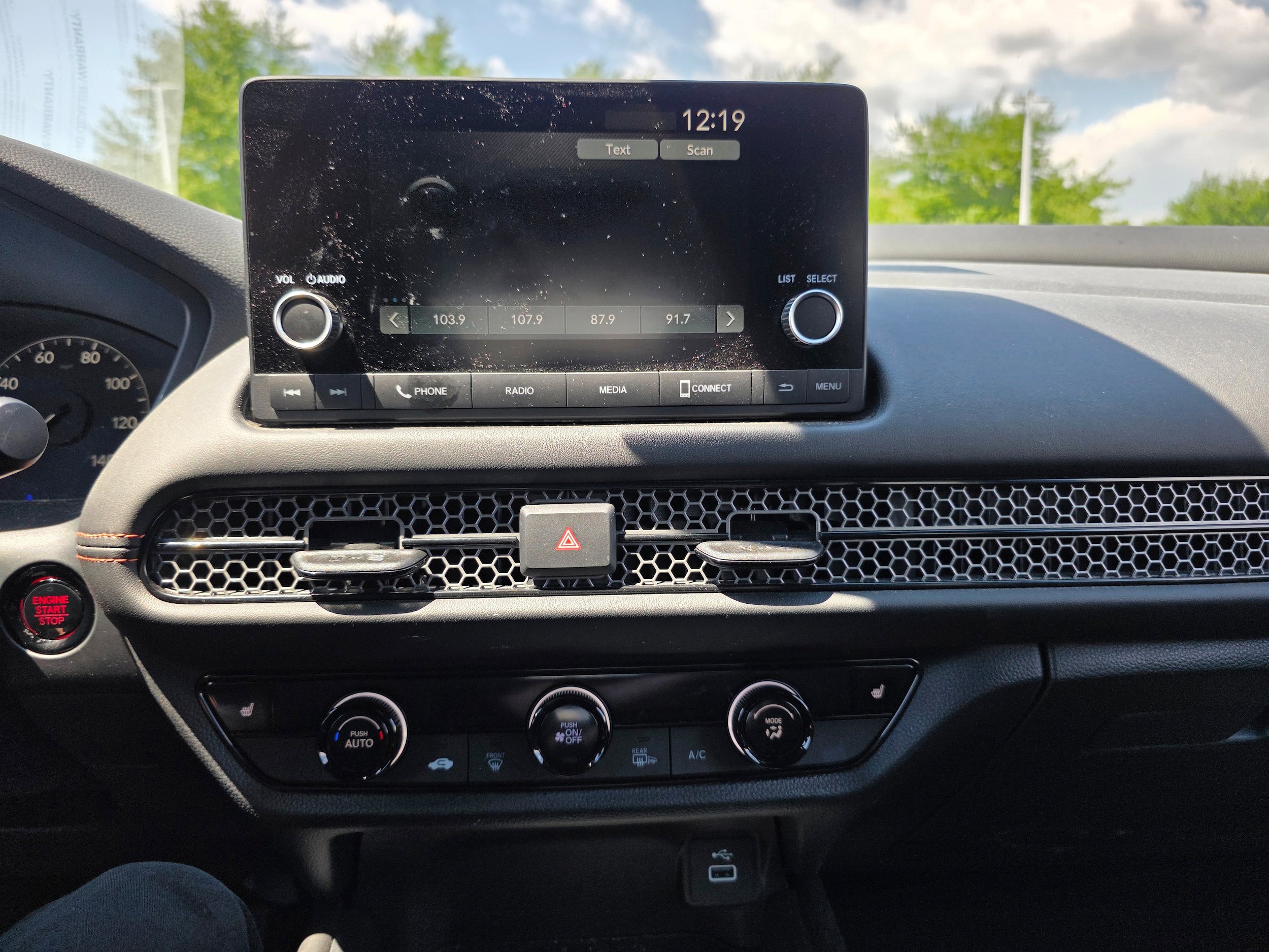 Used 2025 Honda HR-V Sport image 9
