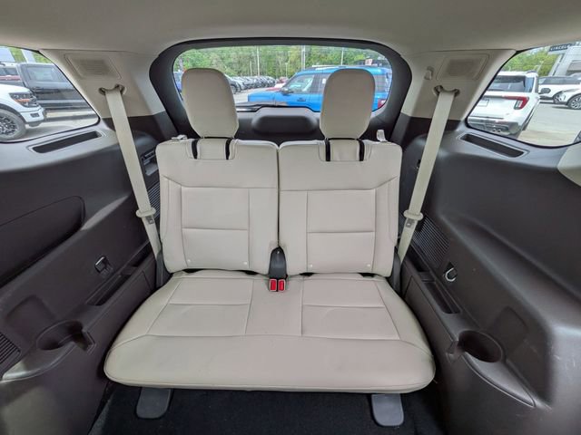 Certified 2024 Ford Explorer Platinum w/ Technology Package AWD/4WD image 16