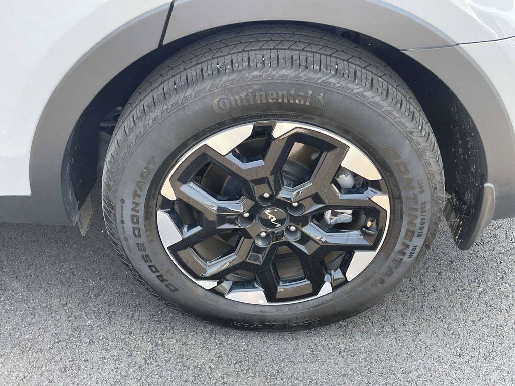 Used 2025 Kia Sorento S w/ Panoramic Sunroof Package FWD image 9