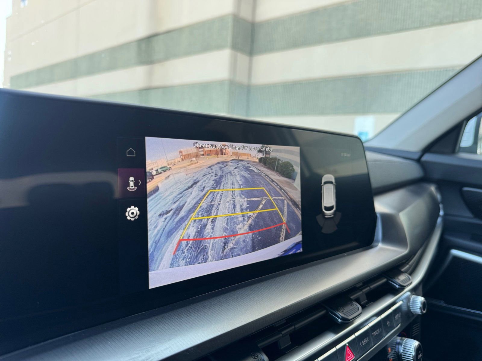 Used 2023 Kia Telluride LX image 29