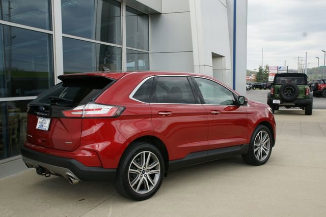 Certified 2022 Ford Edge Titanium w/ Class II Trailer Tow Package image 3