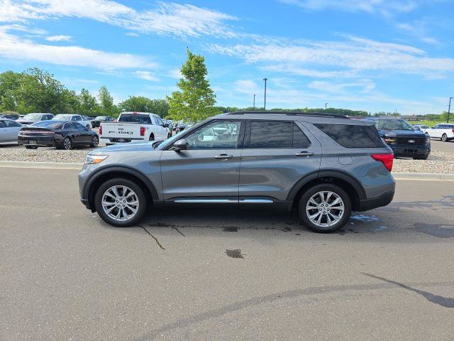 Certified 2023 Ford Explorer XLT w/ Equipment Group 202A AWD/4WD image 4