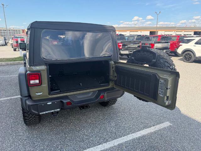 Used 2025 Jeep Wrangler Unlimited Sport AWD/4WD image 9