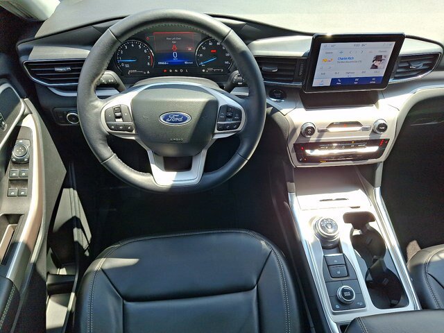 Certified 2023 Ford Explorer XLT w/ Equipment Group 202A AWD/4WD image 13