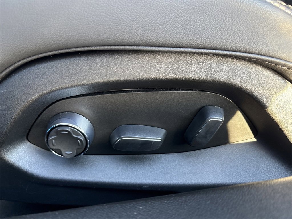 Used 2024 Chevrolet Corvette Stingray image 11