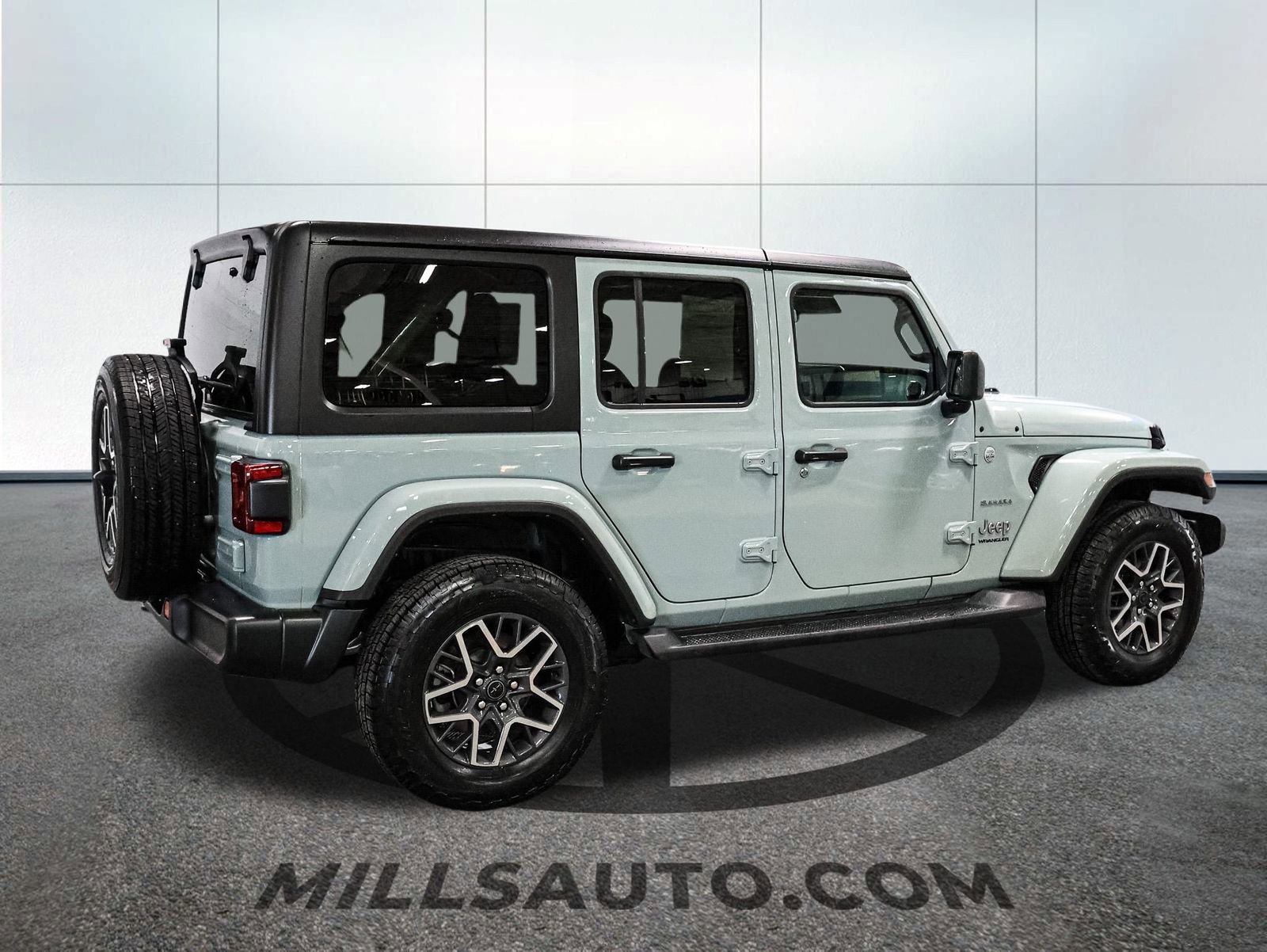 Used 2024 Jeep Wrangler Sahara image 6