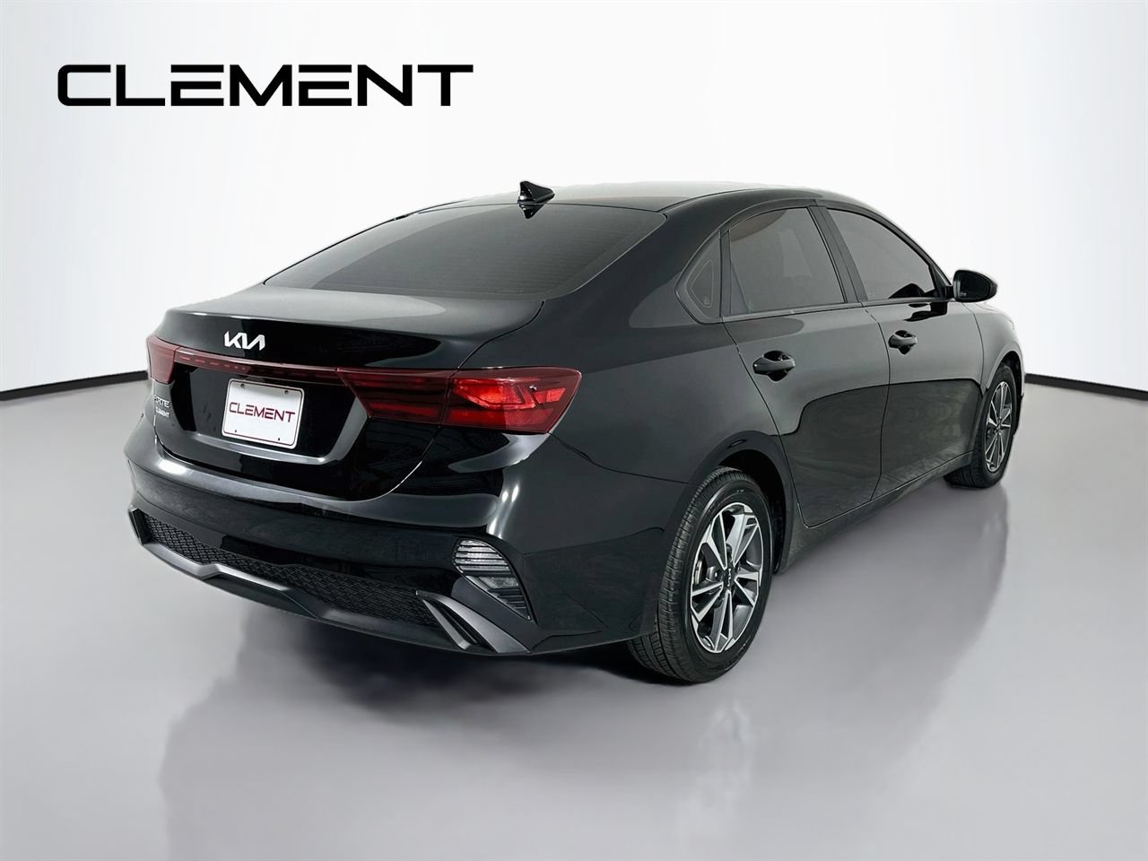 Used 2024 Kia Forte LXS FWD image 7