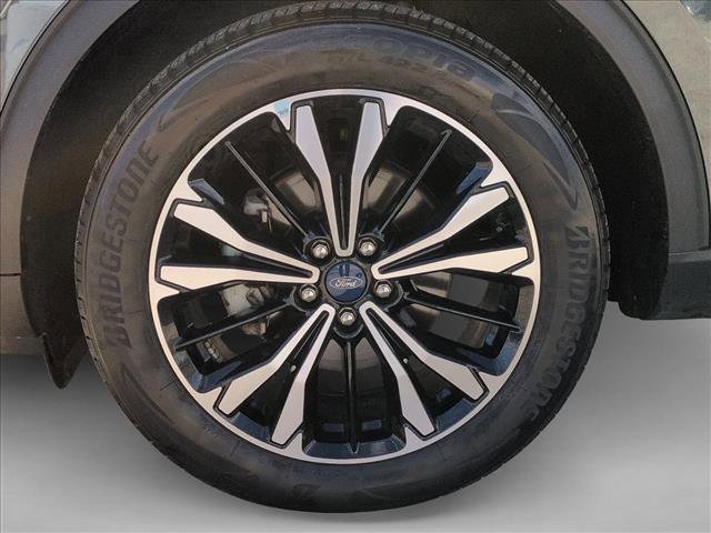 Certified 2022 Ford Escape SE w/ SE Sport Appearance Package image 25