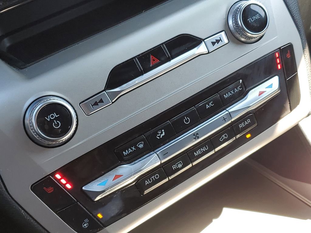 Certified 2022 Ford Explorer XLT w/ Equipment Group 202A image 23