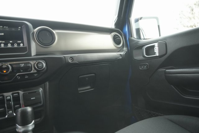 Used 2021 Jeep Gladiator Willys image 22