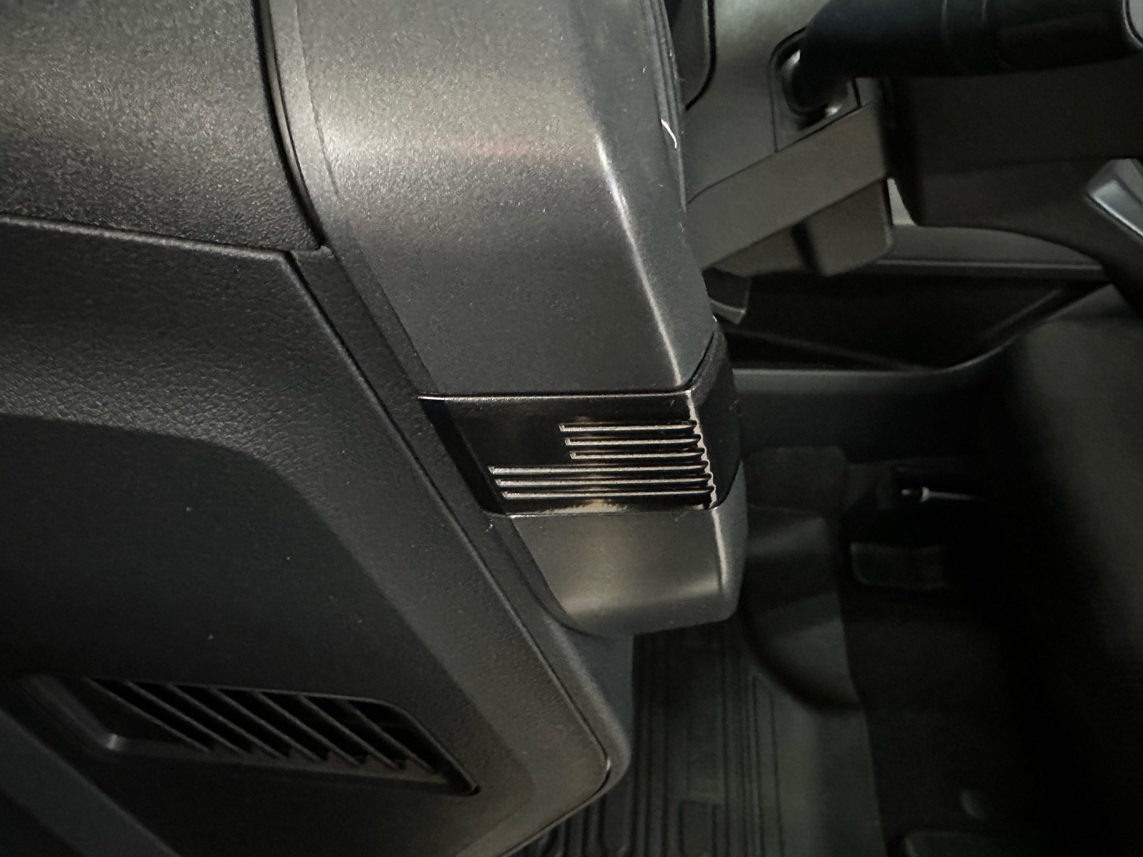 Certified 2025 Ford F150 XLT w/ Equipment Group 302A MID image 32