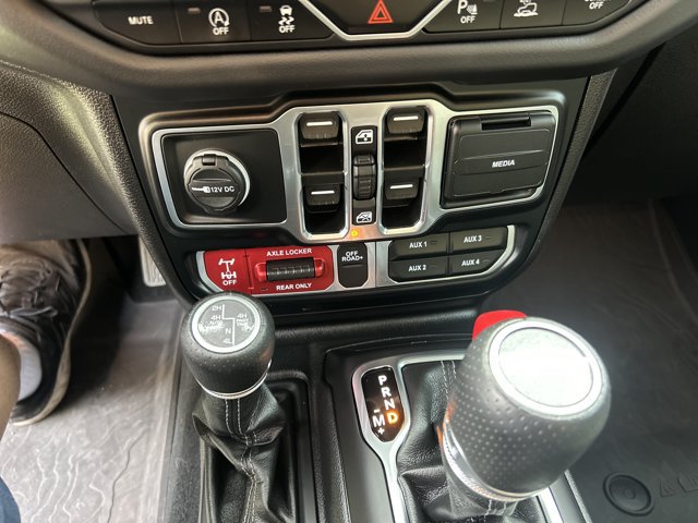 Used 2024 Jeep Gladiator Mojave AWD/4WD image 18