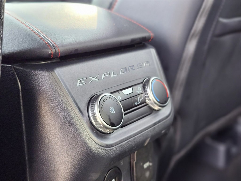 Certified 2025 Ford Explorer ST-Line image 17