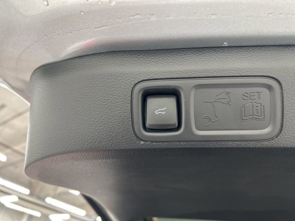 Certified 2024 Ford Expedition Limited image 40