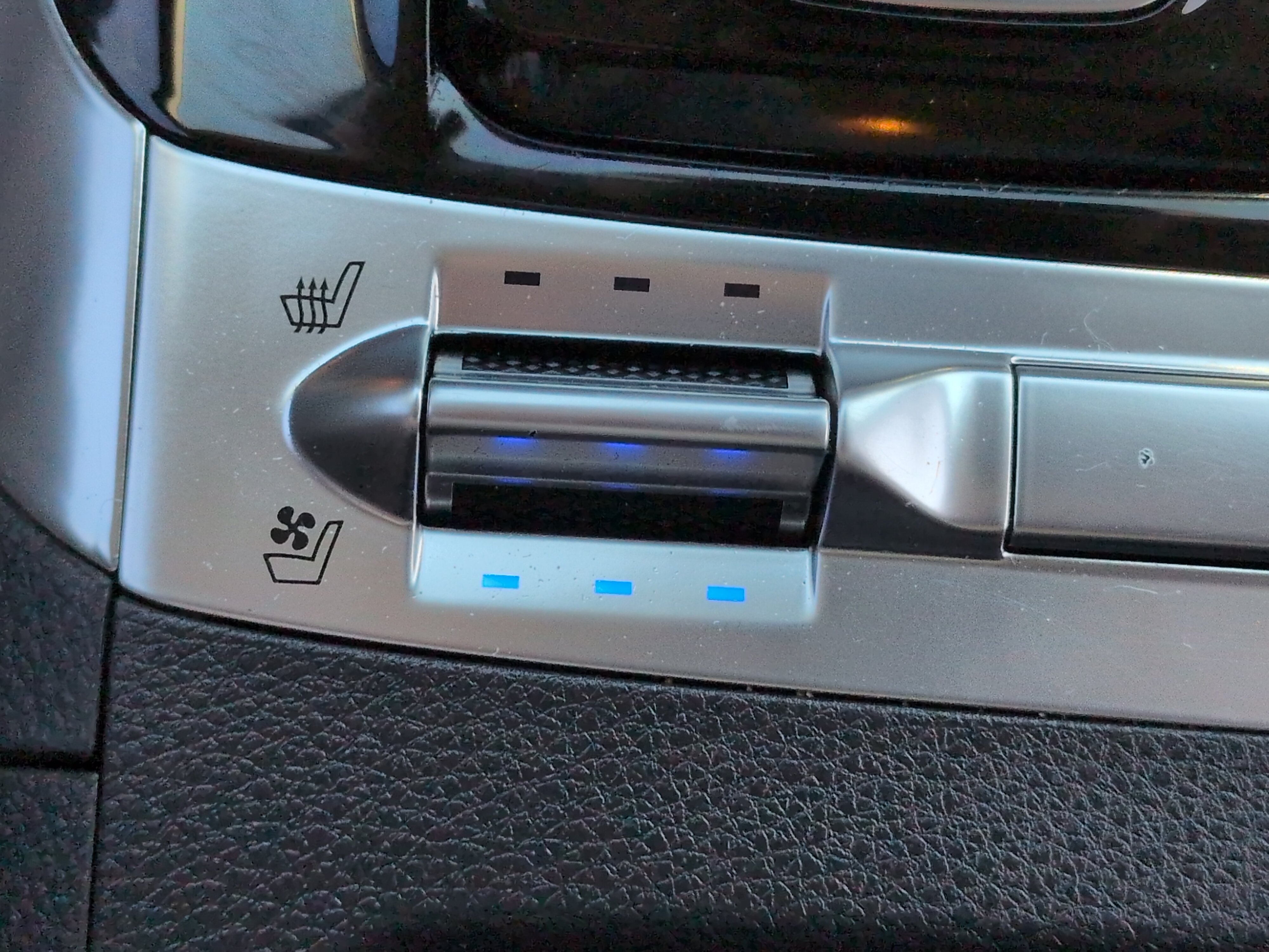 Used 2022 Kia Carnival SX FWD image 20