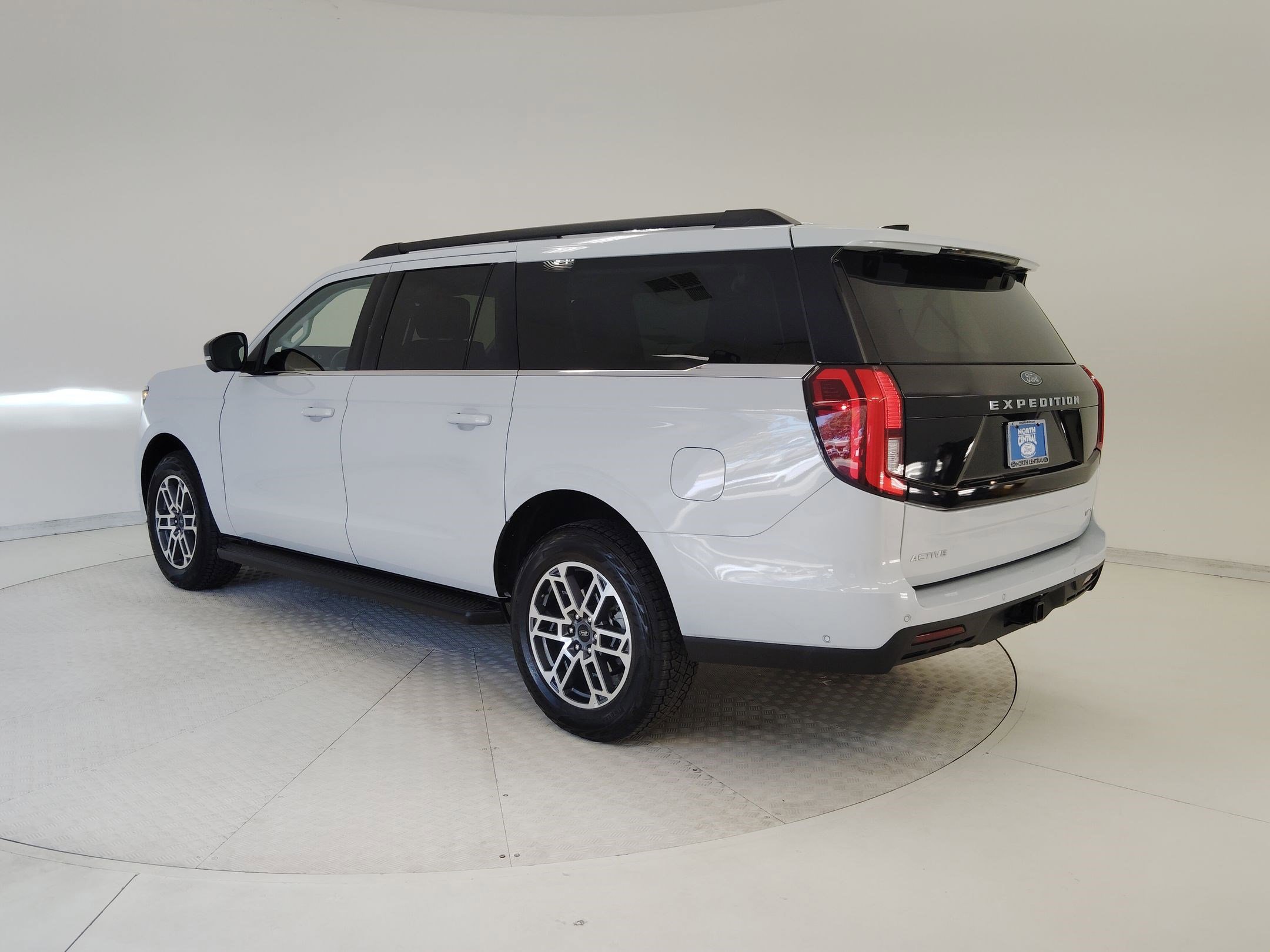 Certified 2025 Ford Expedition Max Active image 3