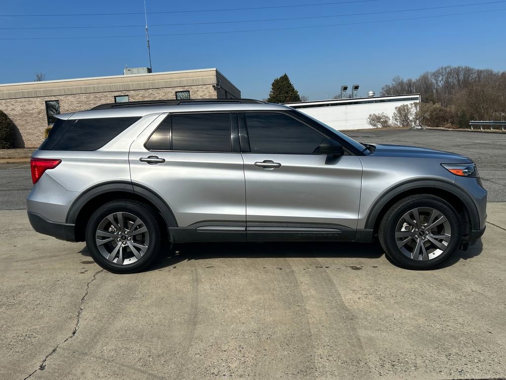 Certified 2021 Ford Explorer XLT w/ Equipment Group 202A image 7