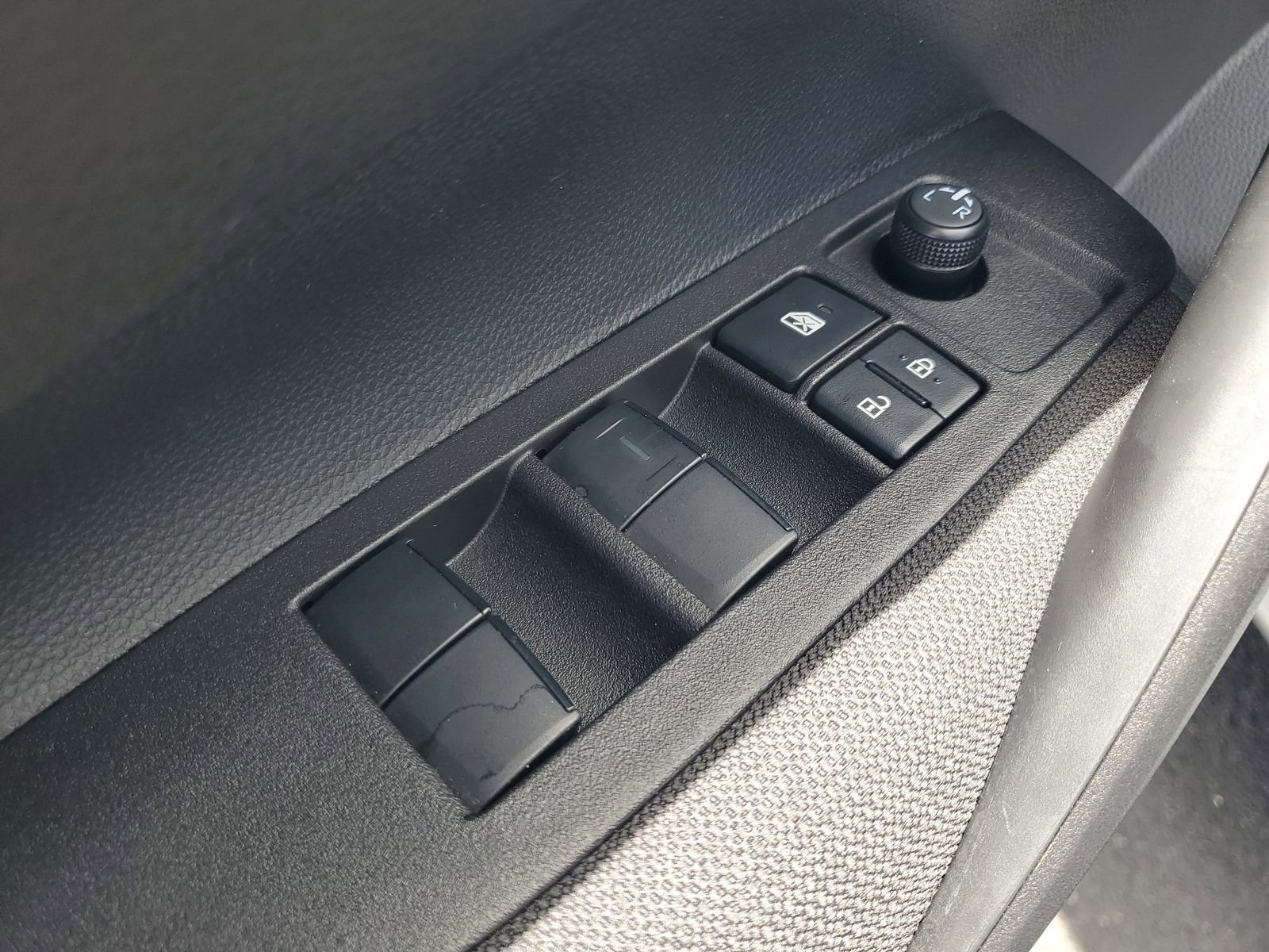 Used 2025 Toyota Corolla LE FWD image 15