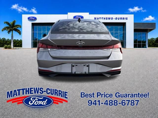 Used 2021 Hyundai Elantra SE w/ Cargo Package FWD image 5