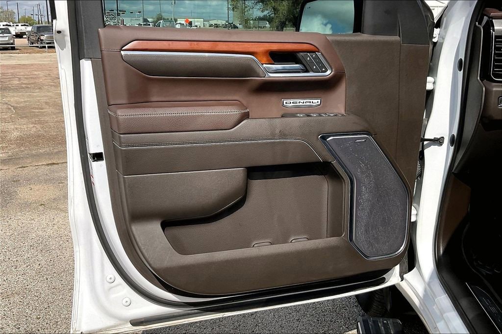 Used 2022 GMC Sierra 1500 Denali w/ Denali Reserve Package AWD/4WD image 17