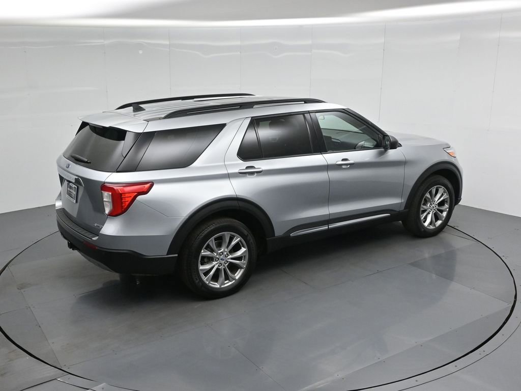 Certified 2023 Ford Explorer XLT w/ Equipment Group 202A AWD/4WD image 40