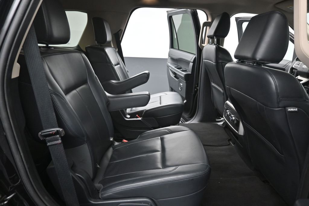 Certified 2024 Ford Expedition XLT RWD image 10