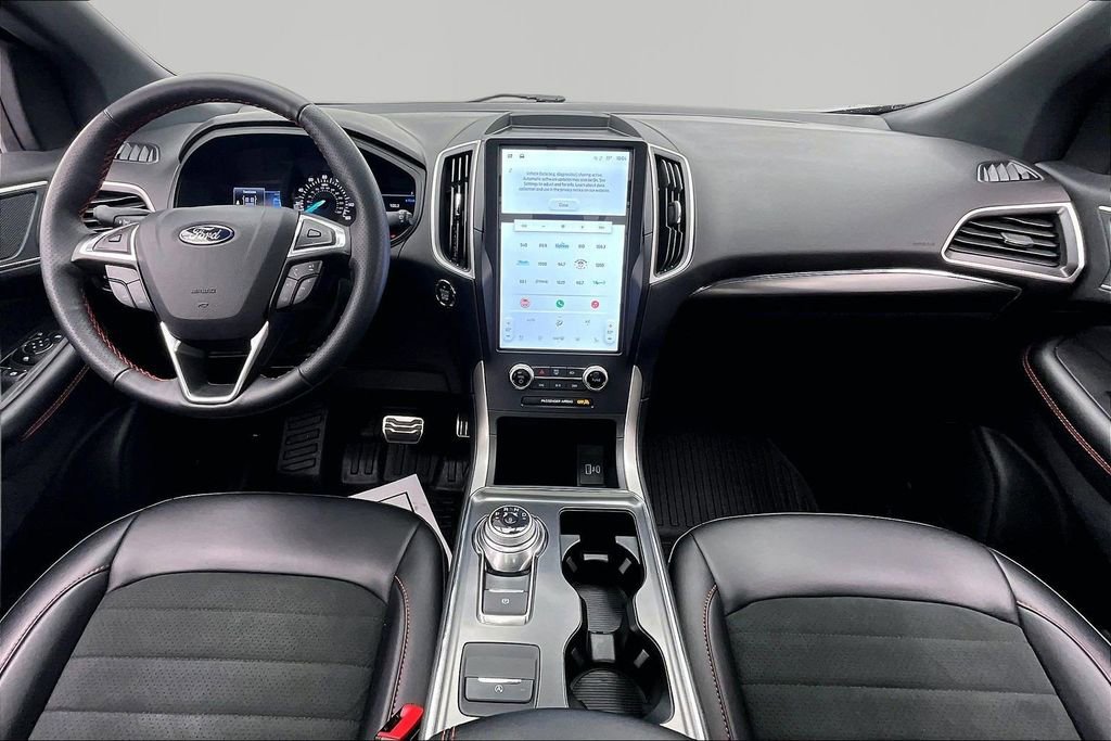 Certified 2024 Ford Edge ST-Line AWD/4WD image 16