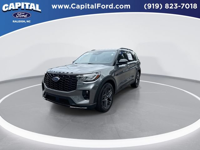 Certified 2025 Ford Explorer ST-Line w/ Premium Package RWD image 4