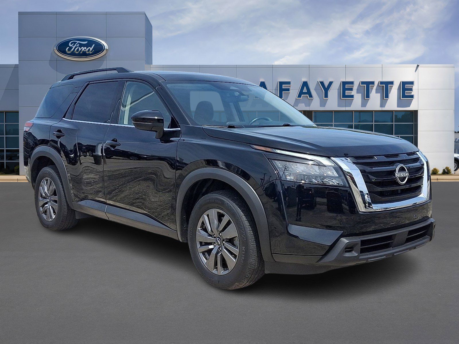 Used 2025 Nissan Pathfinder SV