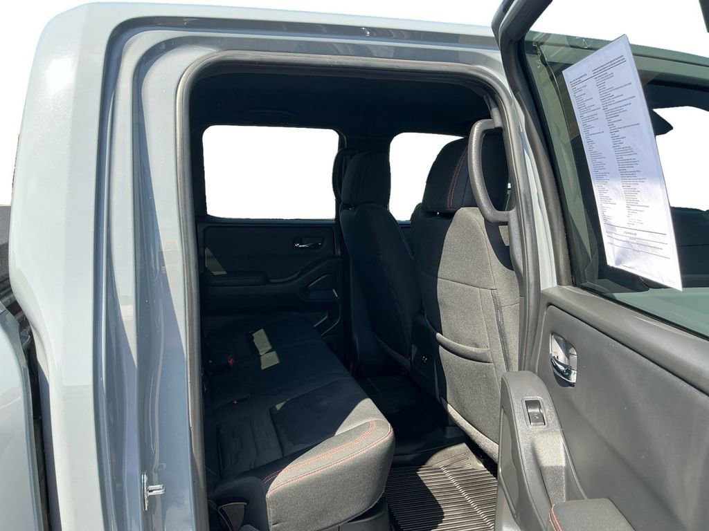 Used 2024 Nissan Frontier PRO-4X w/ Technology Package AWD/4WD image 23