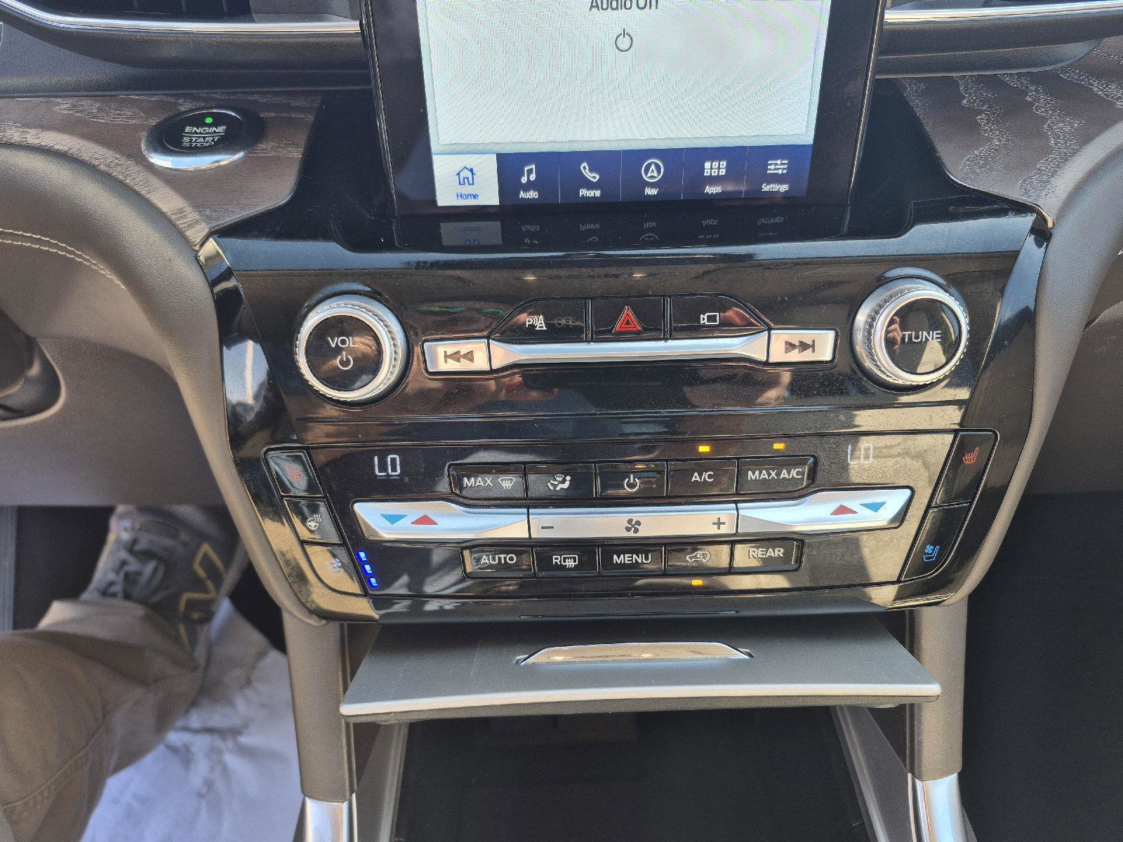 Certified 2021 Ford Explorer Platinum w/ Equipment Group 601A image 23