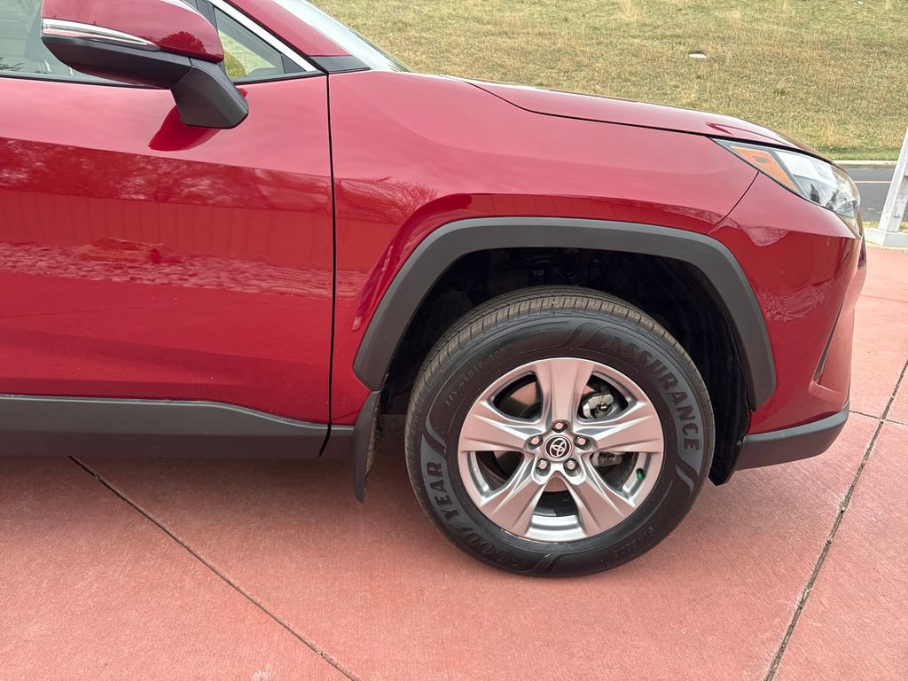 Used 2024 Toyota RAV4 LE image 31