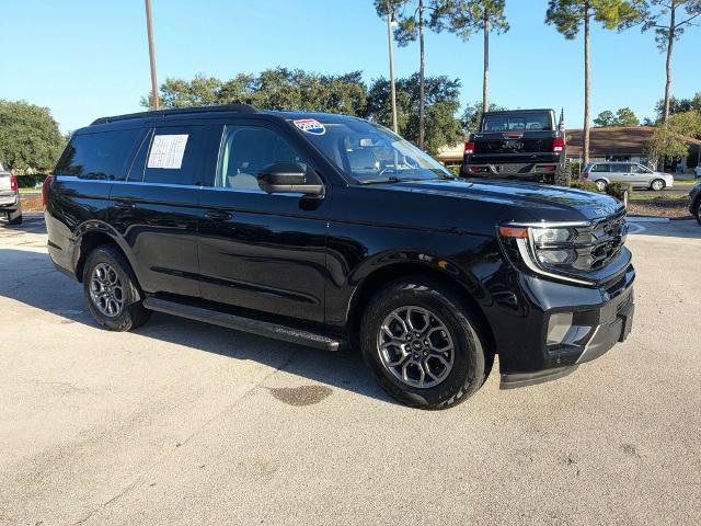 Certified 2025 Ford Expedition Active AWD/4WD image 2