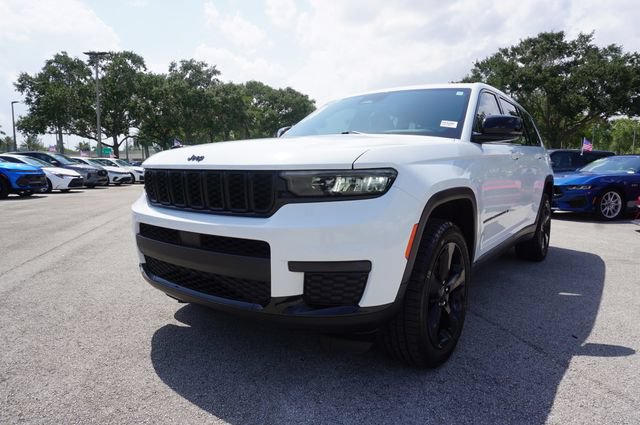 Used 2022 Jeep Grand Cherokee L Laredo RWD image 16