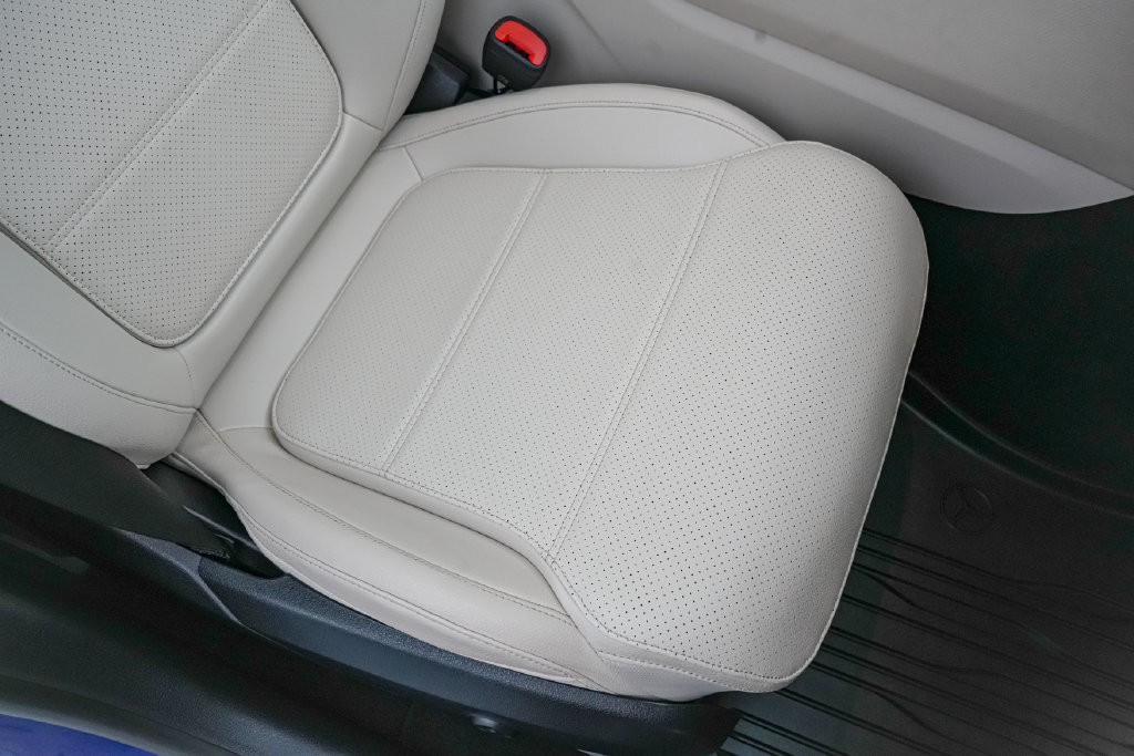 Used 2023 Mercedes-Benz GLC 300 4MATIC image 28
