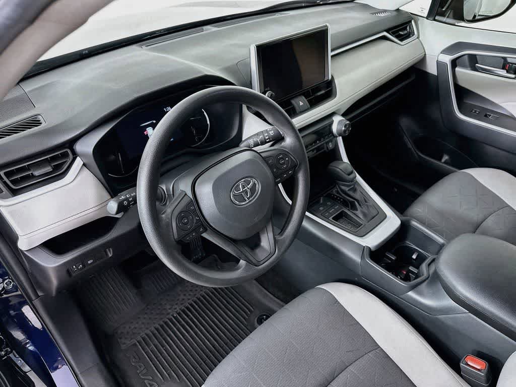 Used 2025 Toyota RAV4 XLE FWD image 2