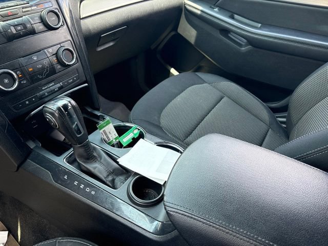 Certified 2018 Ford Explorer XLT FWD image 11