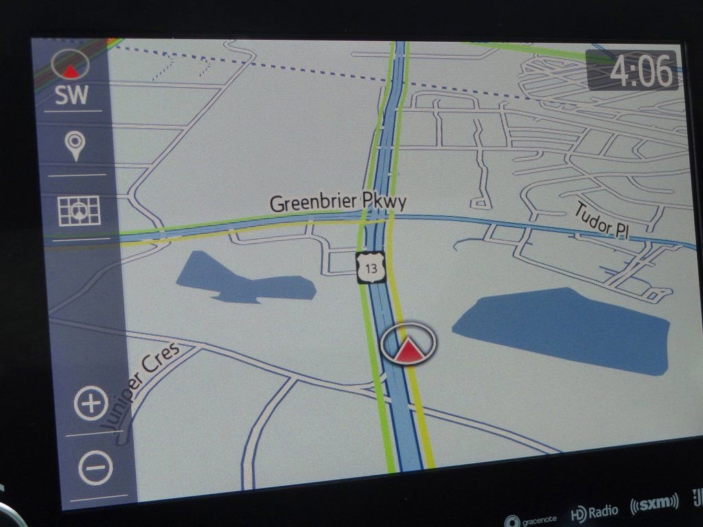 Used 2019 Toyota Avalon Limited image 32