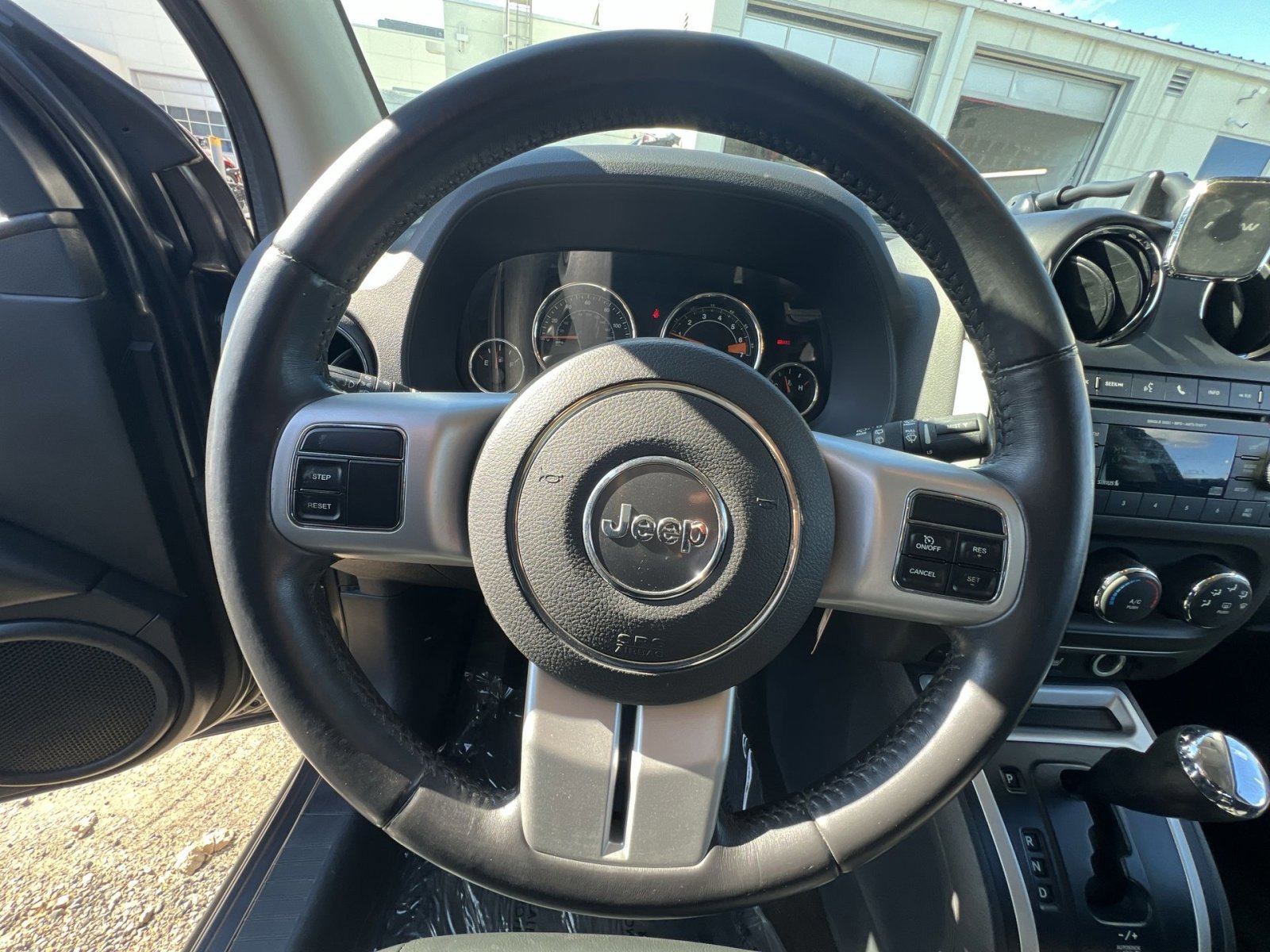 Used 2017 Jeep Compass Latitude image 16