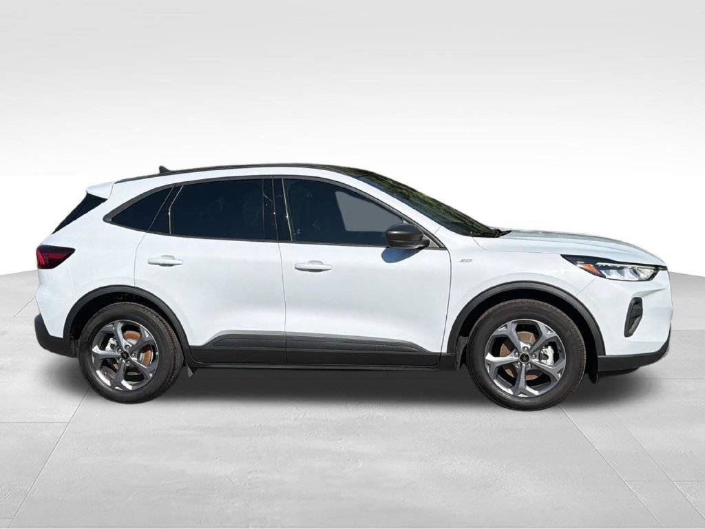Certified 2025 Ford Escape ST-Line w/ Equipment Group 301A FWD image 2