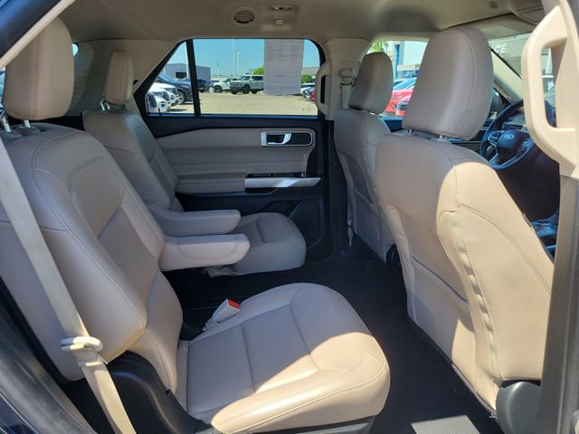 Certified 2022 Ford Explorer XLT w/ Equipment Group 202A AWD/4WD image 28