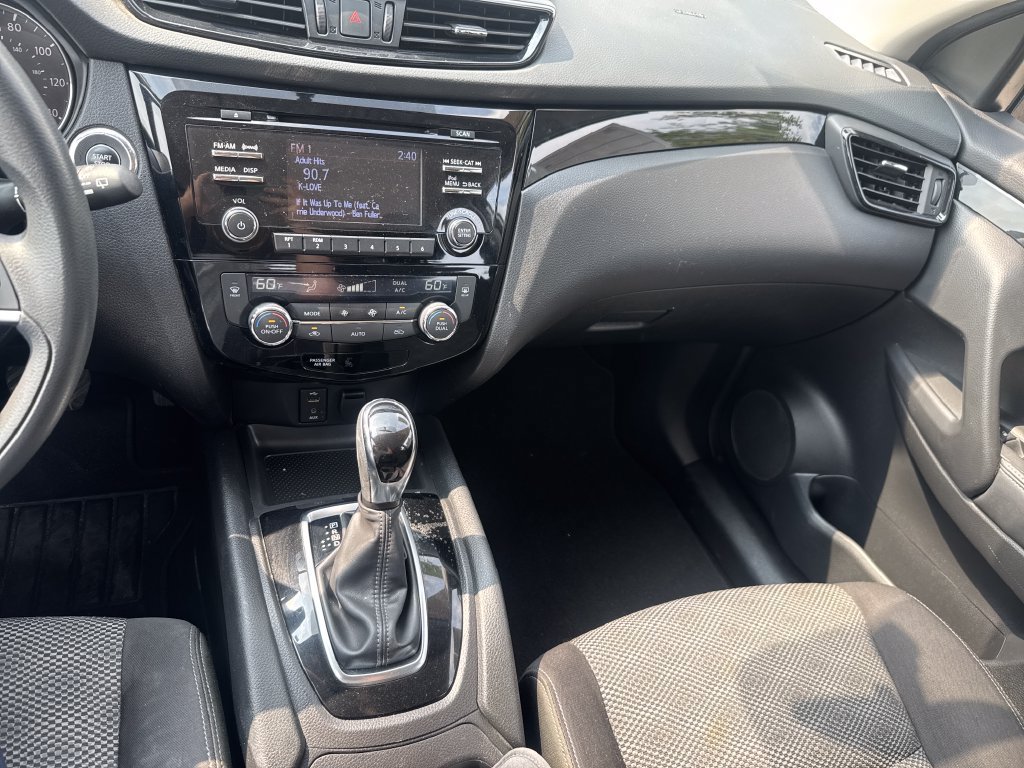 Used 2017 Nissan Rogue Sport SV FWD image 18