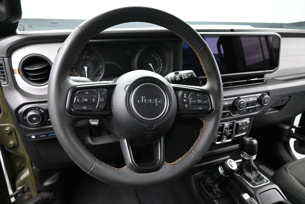 Used 2024 Jeep Wrangler Unlimited w/ Convenience Group AWD/4WD image 11