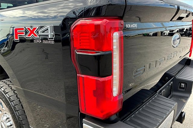 Certified 2024 Ford F250 Lariat w/ Chrome Package image 30