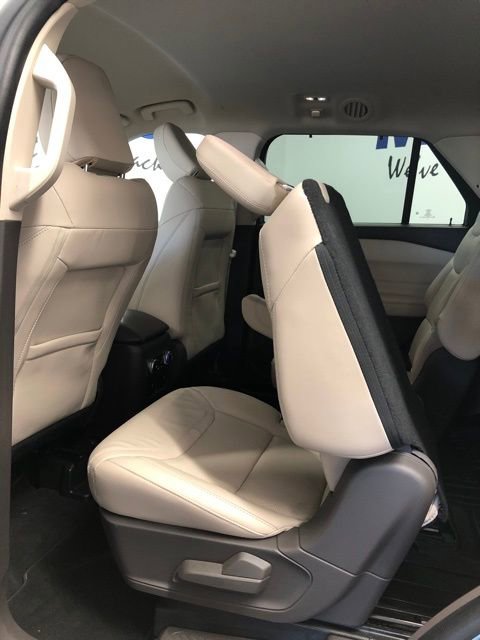 Certified 2022 Ford Explorer Platinum w/ Technology Package image 31