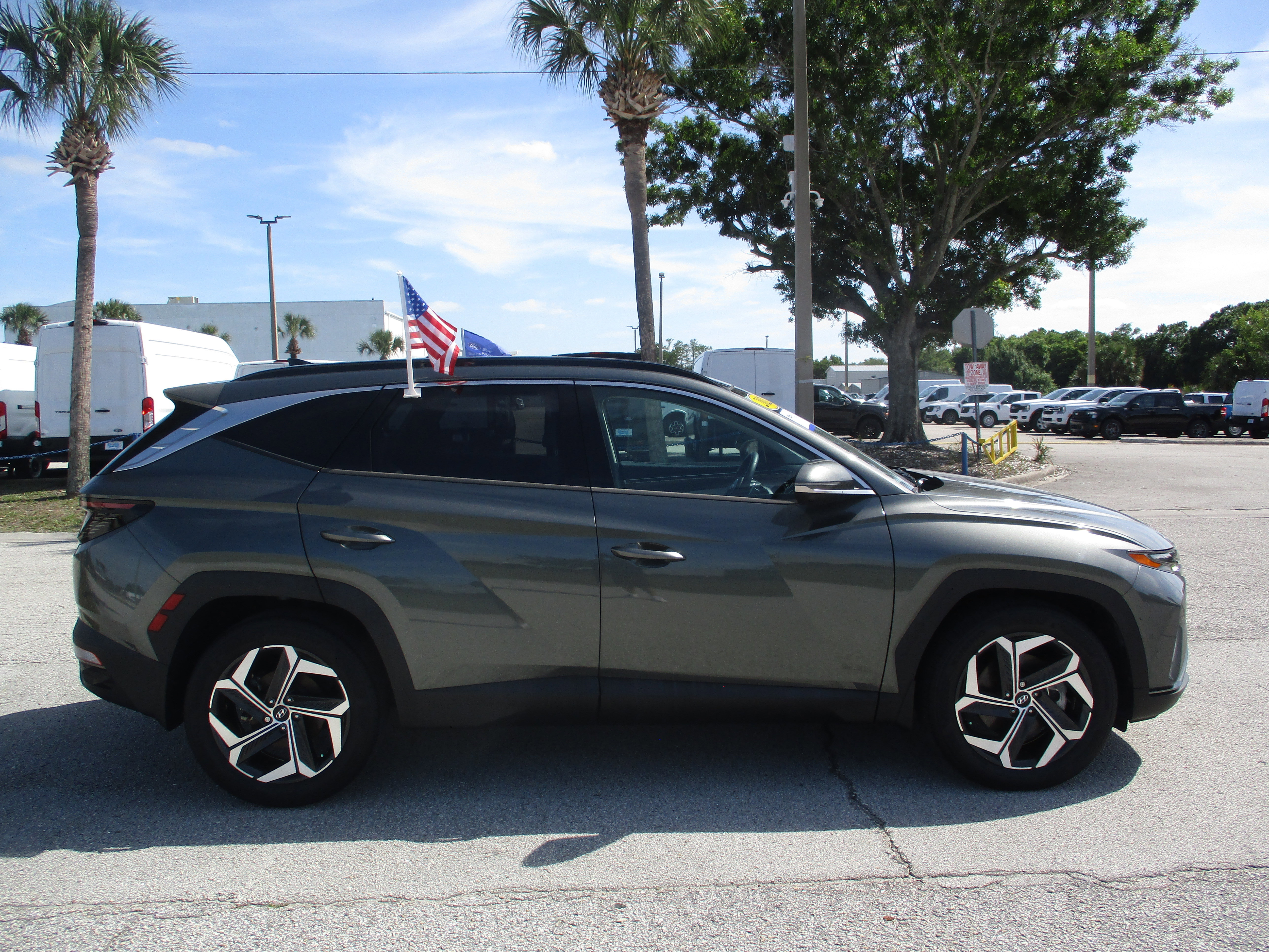 Used 2022 Hyundai Tucson Limited w/ Cargo Package FWD image 6