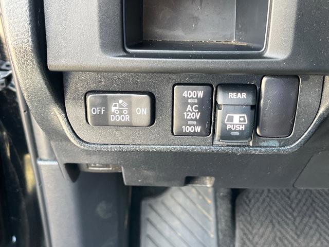 Used 2017 Toyota Tacoma Limited w/ Tow Package AWD/4WD image 18